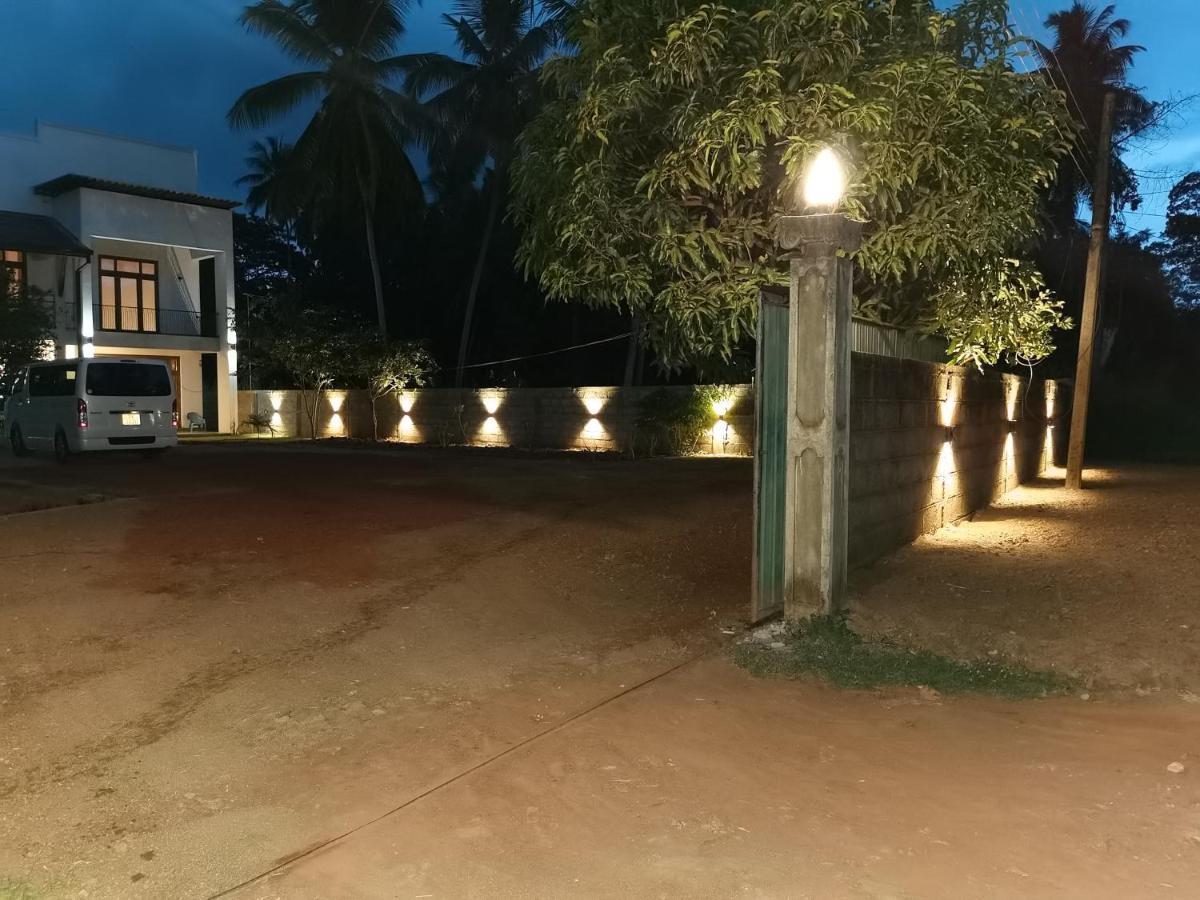 Ruwinsons Canal Garden Anuradhapura Exterior photo